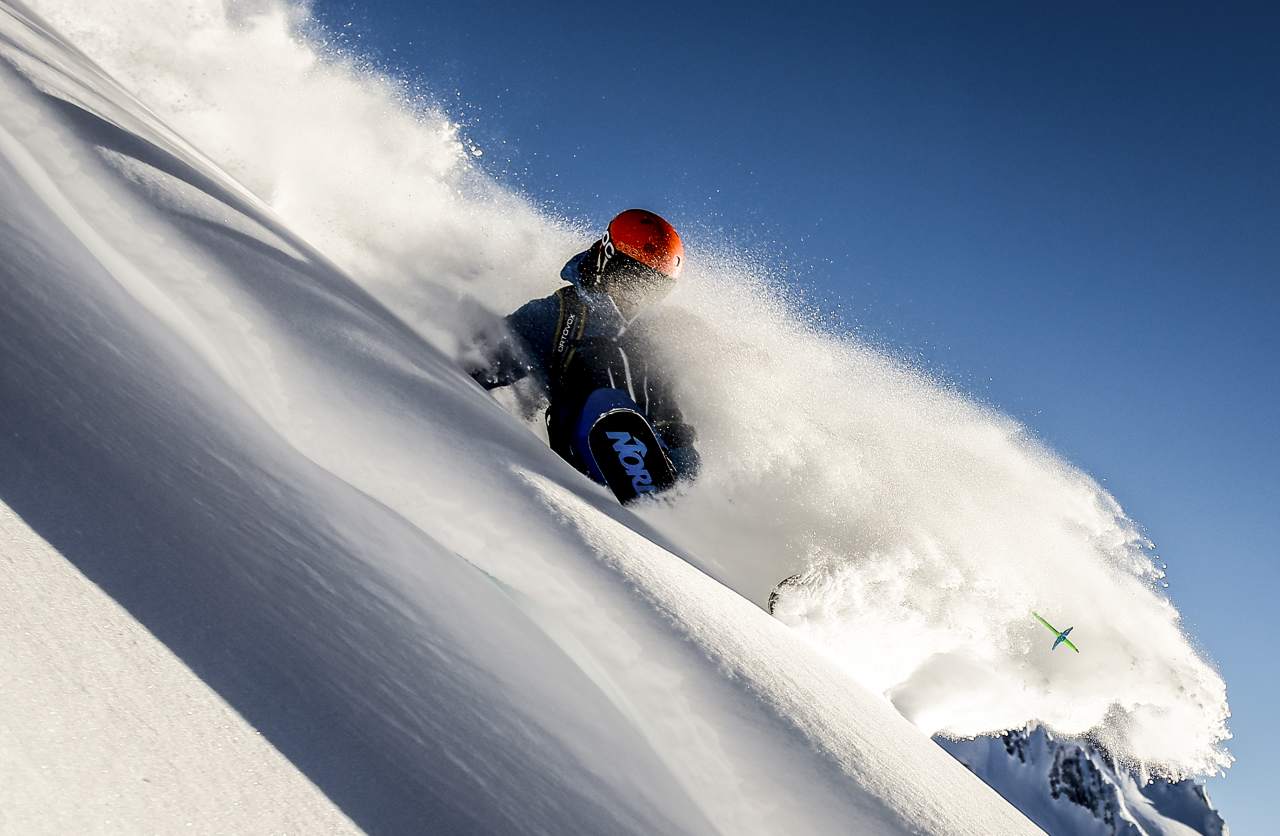 Freerider im Tiefschnee über Obergurgl