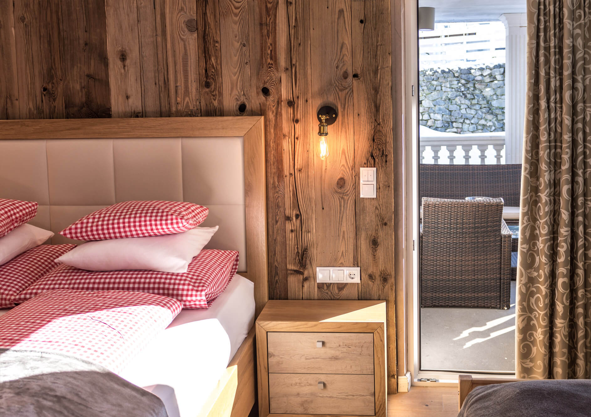 Blick in das Deluxe Zimmer mit Zustellbett